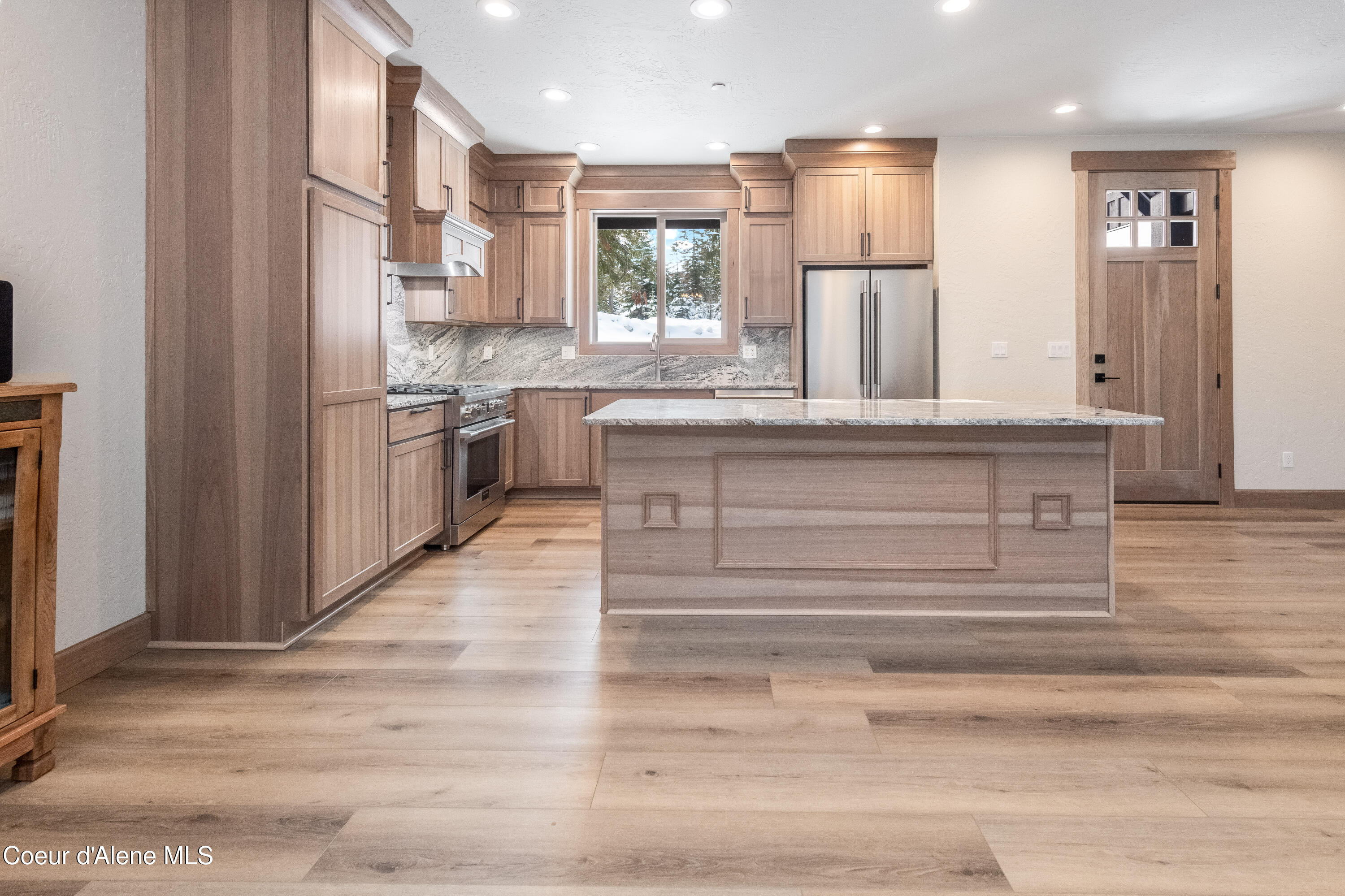 Sandpoint, Idaho 83864, United States, 4 Bedrooms Bedrooms, ,3 BathroomsBathrooms,Residential,Active,124614