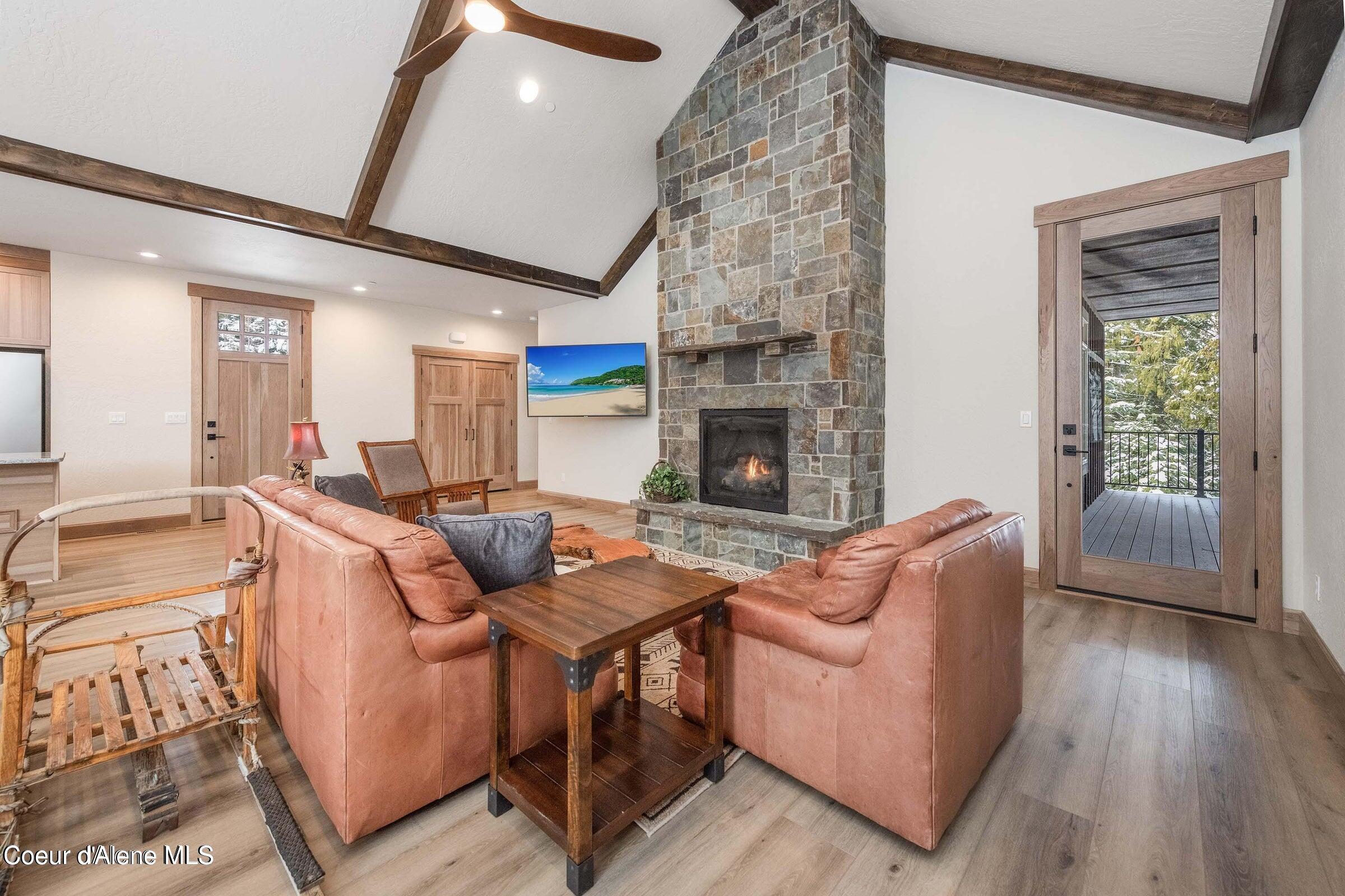 Sandpoint, Idaho 83864, United States, 4 Bedrooms Bedrooms, ,3 BathroomsBathrooms,Residential,Active,124614