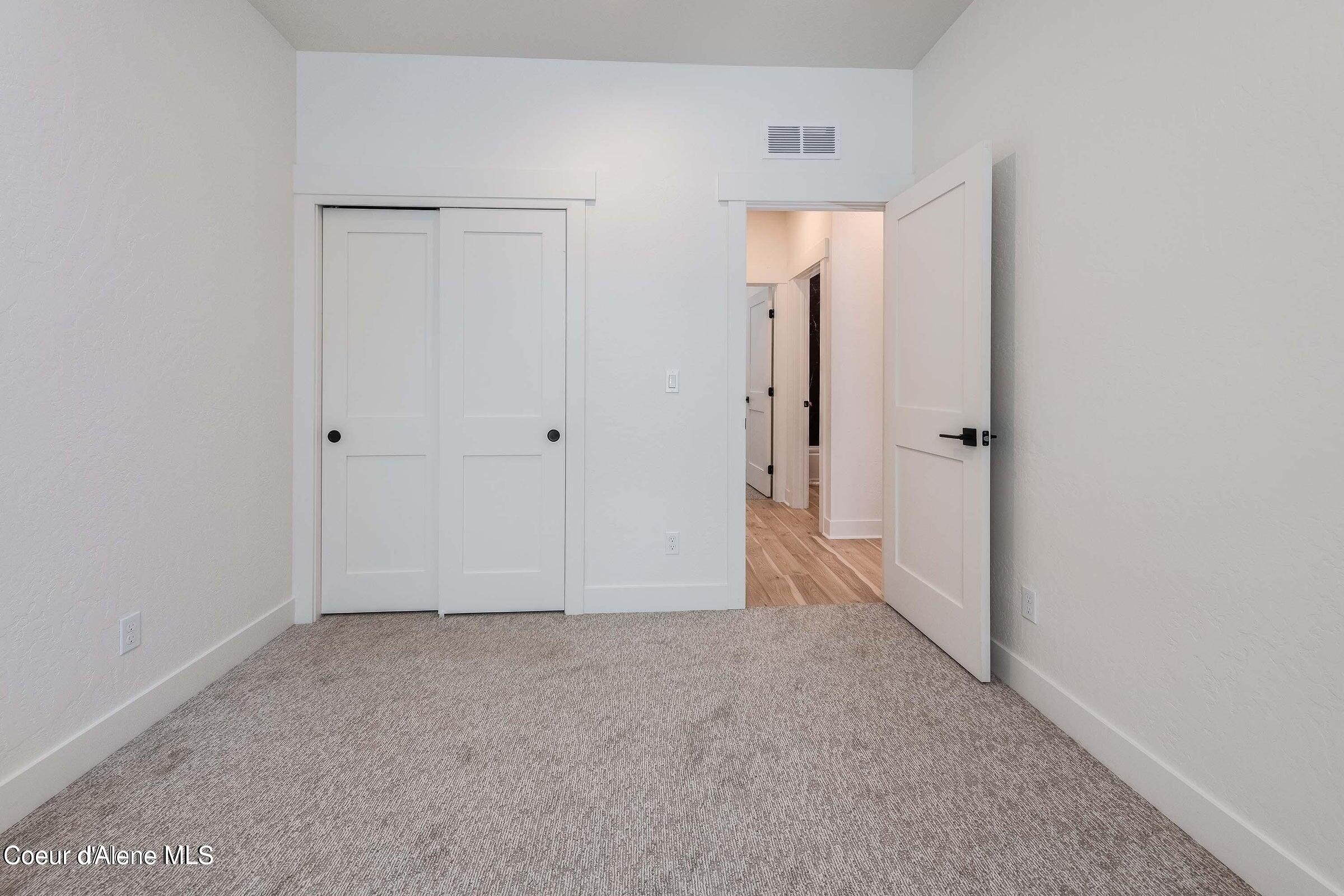 Sandpoint, Idaho 83864, United States, 4 Bedrooms Bedrooms, ,3 BathroomsBathrooms,Residential,Active,124614