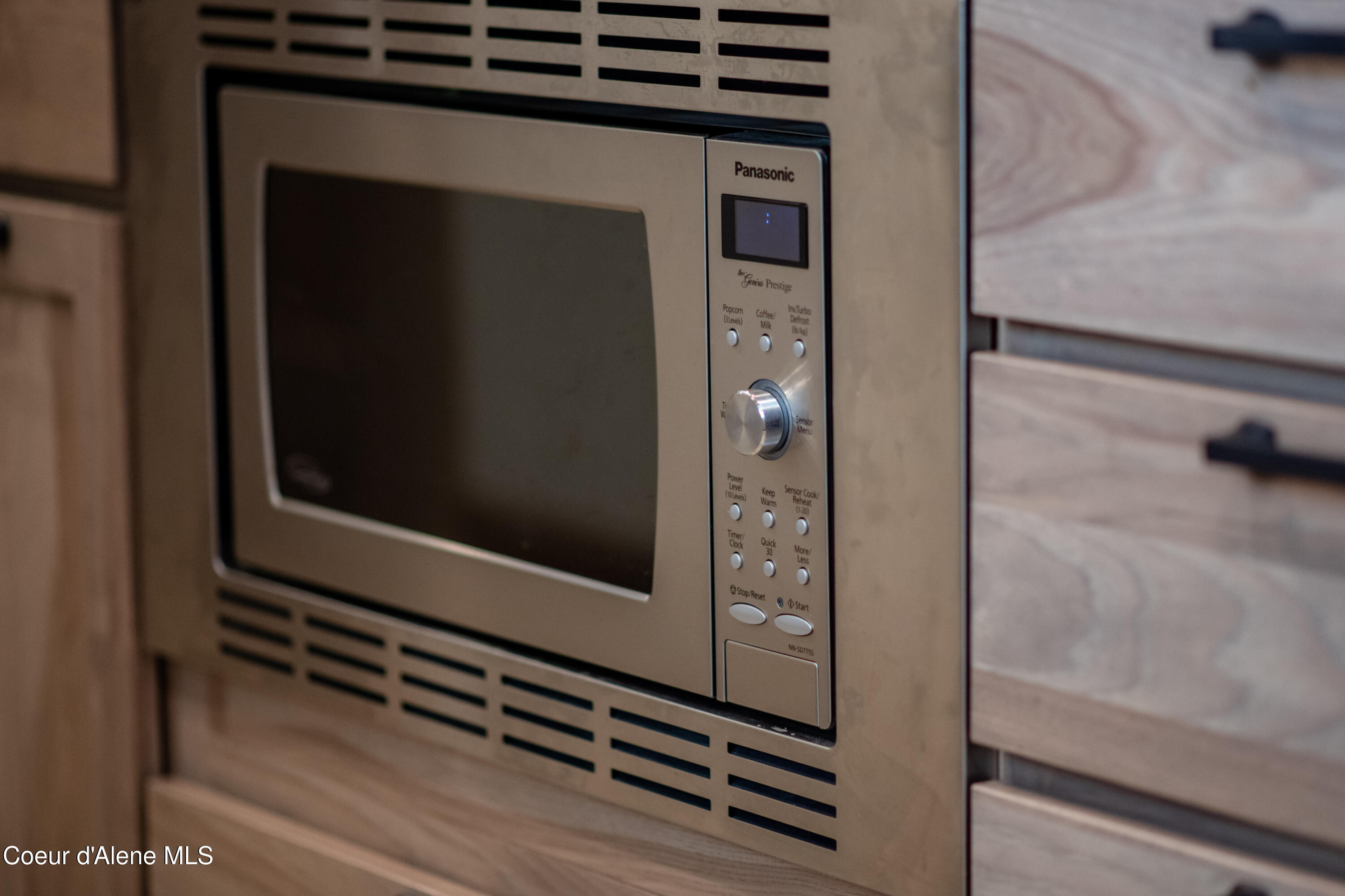 Sandpoint, Idaho 83864, United States, 4 Bedrooms Bedrooms, ,3 BathroomsBathrooms,Residential,Active,124614