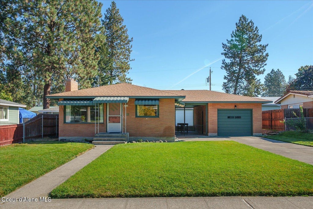 Photo of 6804 Stevens ST, Spokane, WA 99208 (MLS # 26-10092)
