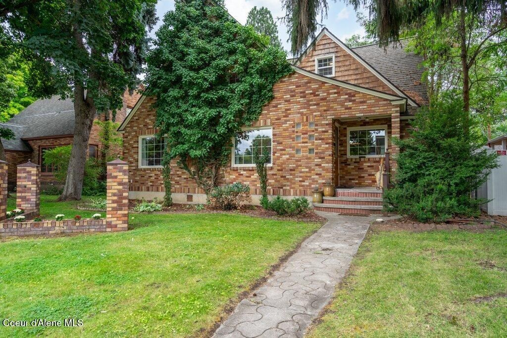 Photo of 912 Sherman Ave, Coeur dAlene, ID 83814 (MLS # 25-11467)