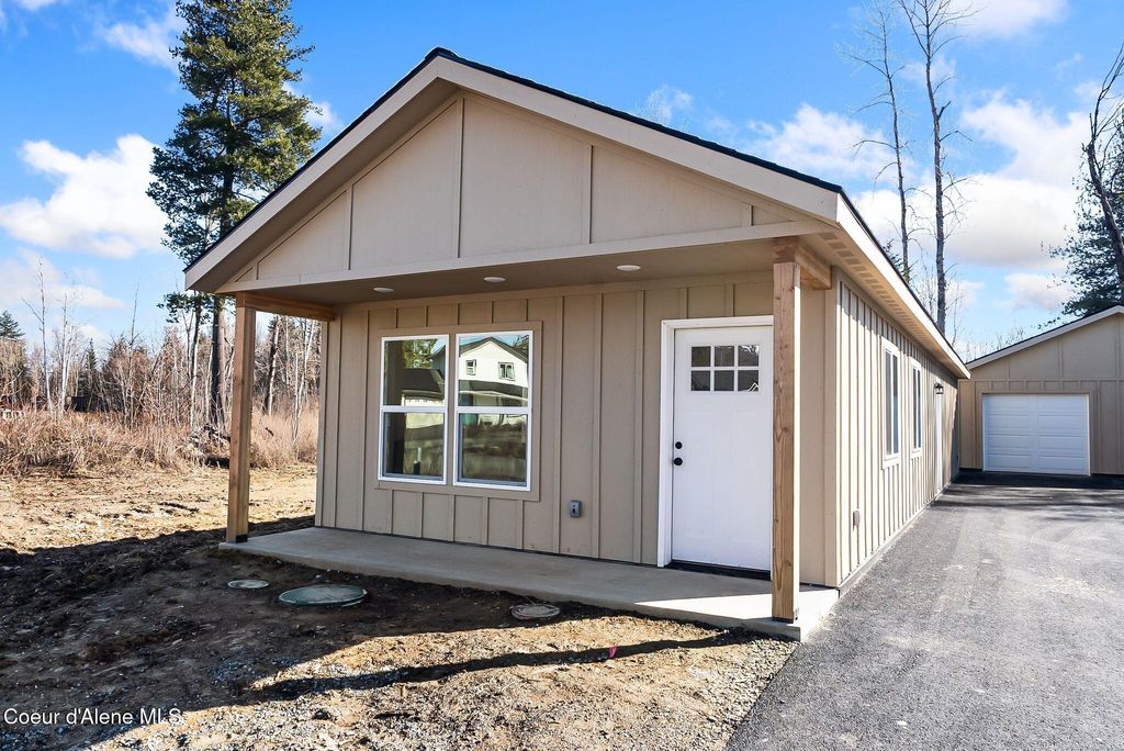 Photo of 375 Jasper Loop Loop, Ponderay, ID 83852 (MLS # 26-1033)