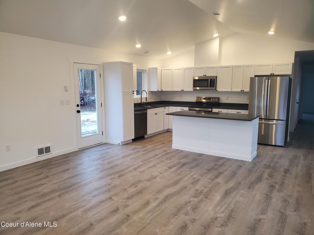 Photo of 375 Jasper Loop Loop, Ponderay, ID 83852 (MLS # 26-1033)