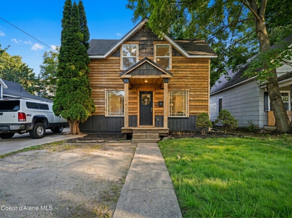 Photo of 417 Pine St, Sandpoint, ID 83864 (MLS # 26-1642)