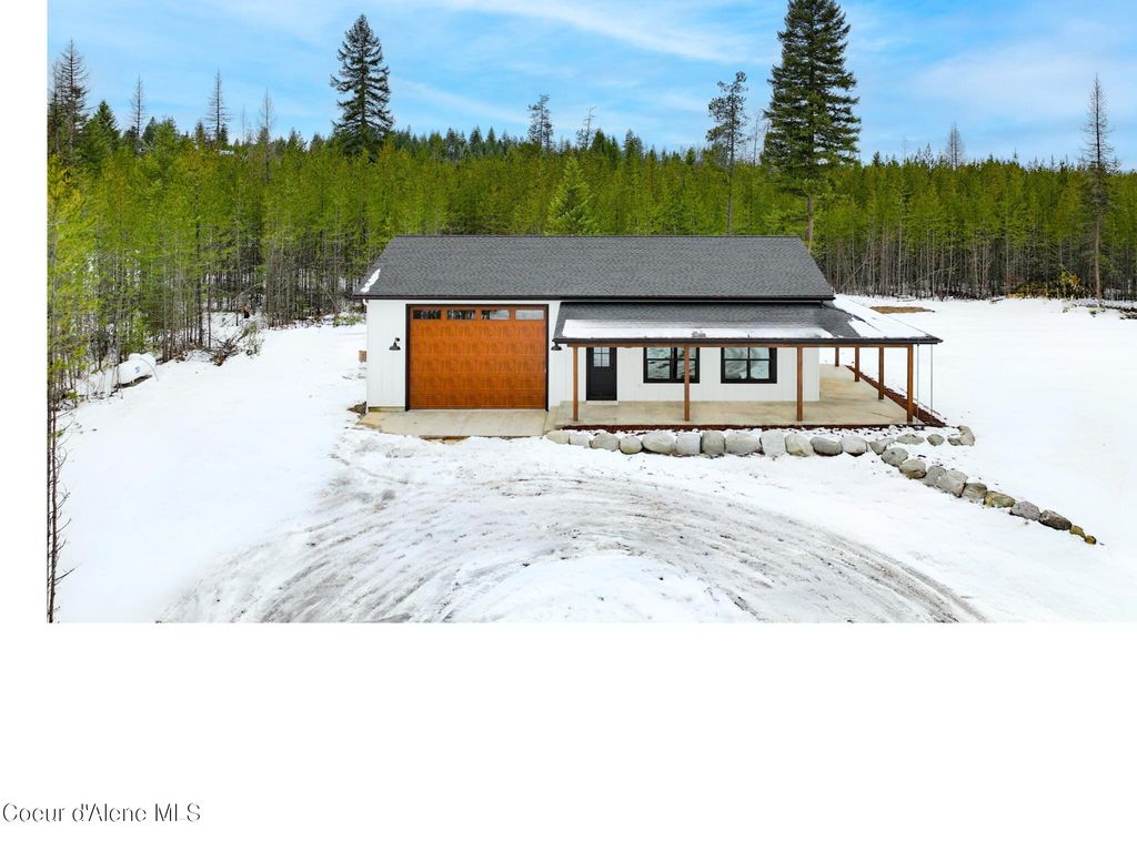 Photo of 252 Doc Holliday Dr, Spirit Lake, ID 83869 (MLS # 26-733)