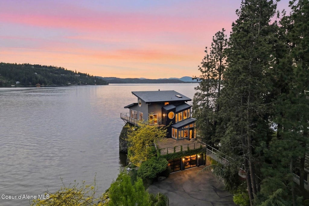 Photo of 4383 Arrow Point Point, Harrison, ID 83833 (MLS # 26-8949)