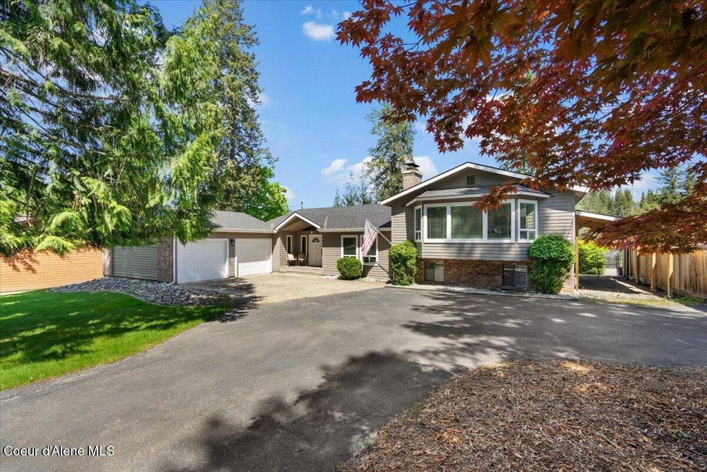 Photo of 11901 Eastshore DR, Hayden, ID 83835 (MLS # 26-5180)