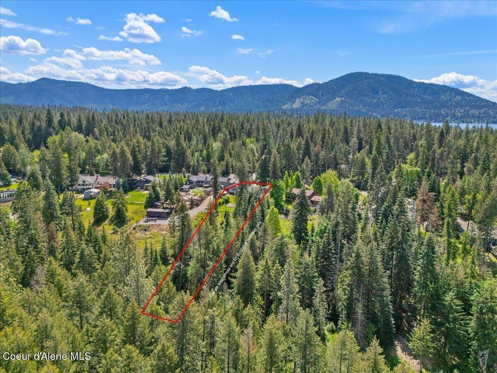 Photo of 11901 Eastshore DR, Hayden, ID 83835 (MLS # 26-5180)