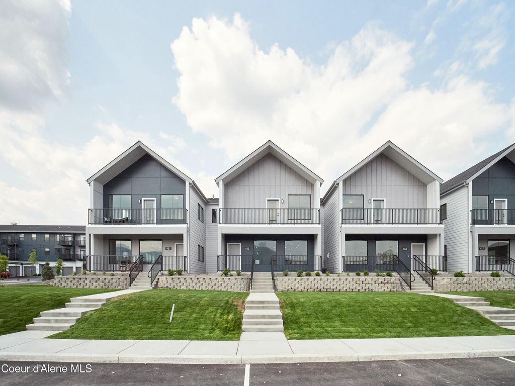 Photo of 953 RAILROAD Ave, Post Falls, ID 83854 (MLS # 25-7293)