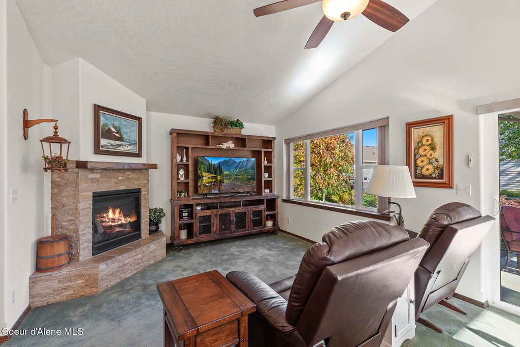 Photo of 8658 Indywood Dr, Hayden, ID 83835 (MLS # 25-10483)