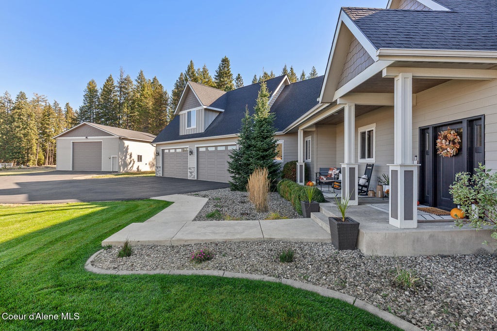 Photo of 5722 Quaking Aspen DR, Coeur dAlene, ID 83814 (MLS # 26-10090)