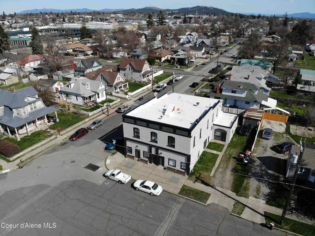 Photo of 2228 Astor St, Spokane, WA 99207 (MLS # 26-2790)