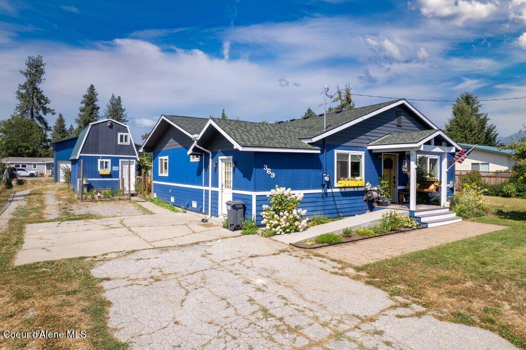 Photo of 369 Glidden Ave, Priest River, ID 83856 (MLS # 26-10411)