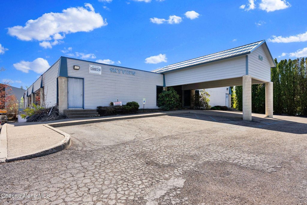 Photo of 950 IRONWOOD Dr #1, Coeur dAlene, ID 83814 (MLS # 25-3919)