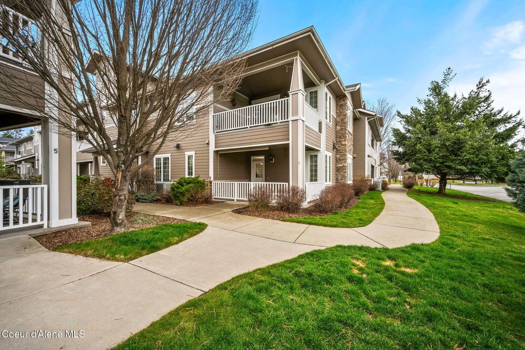 Photo of 4444 Greenchain Loop #5, Coeur dAlene, ID 83814 (MLS # 26-2507)