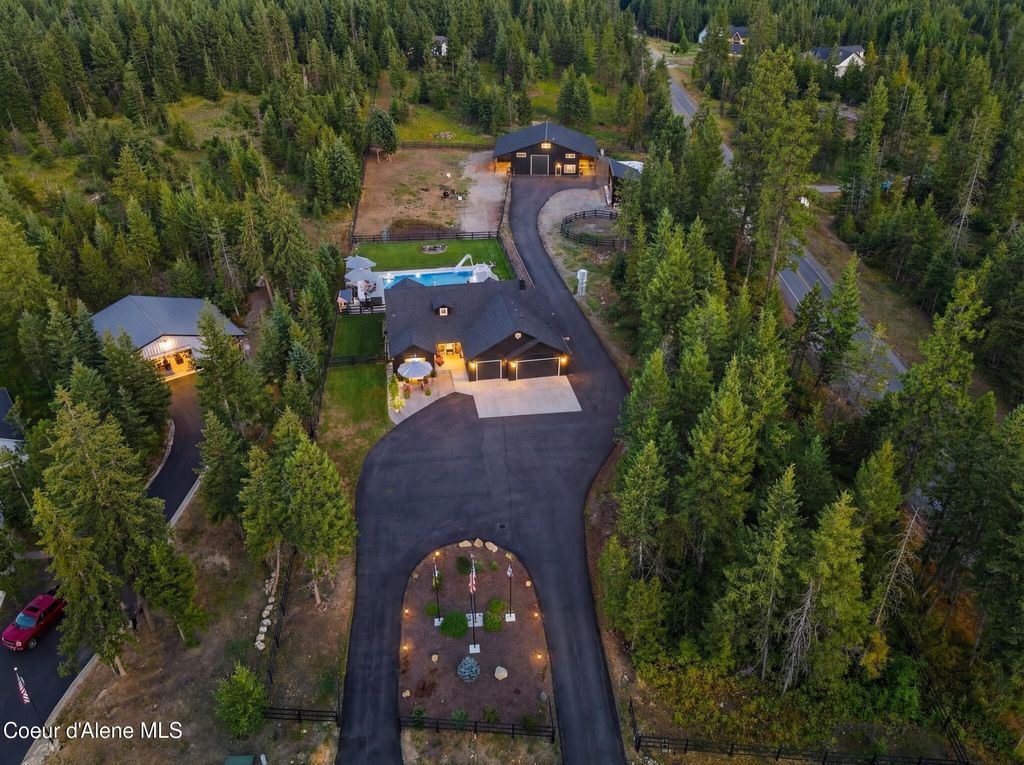 Photo of 23651 Marilyn Rd, Rathdrum, ID 83858 (MLS # 26-320)