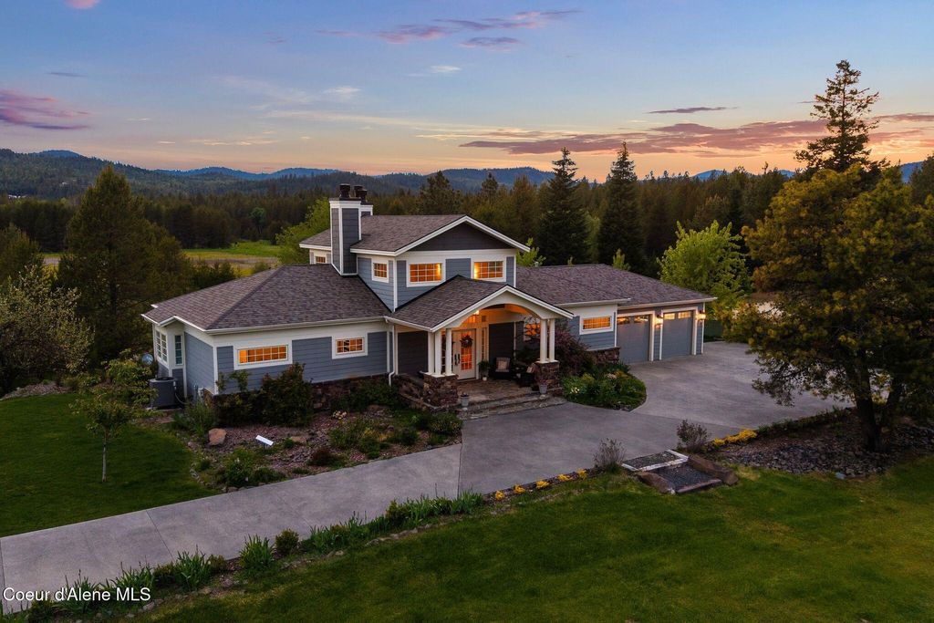 Photo of 90 Bonnie LN, Sagle, ID 83860 (MLS # 26-5209)