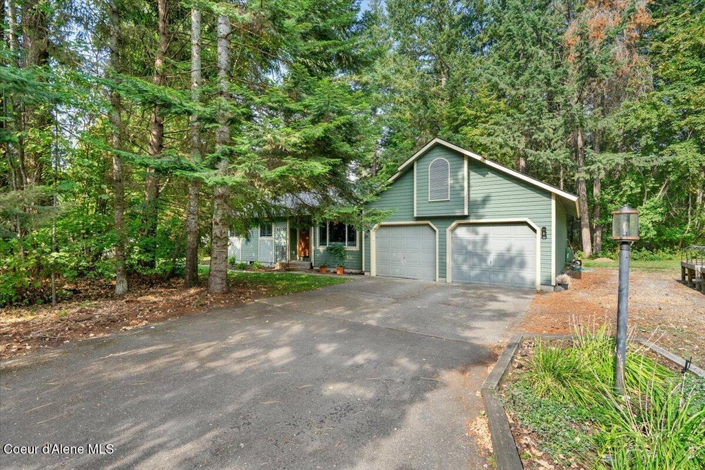 Photo of 12393 Emerald DR, Hayden, ID 83835 (MLS # 26-9034)