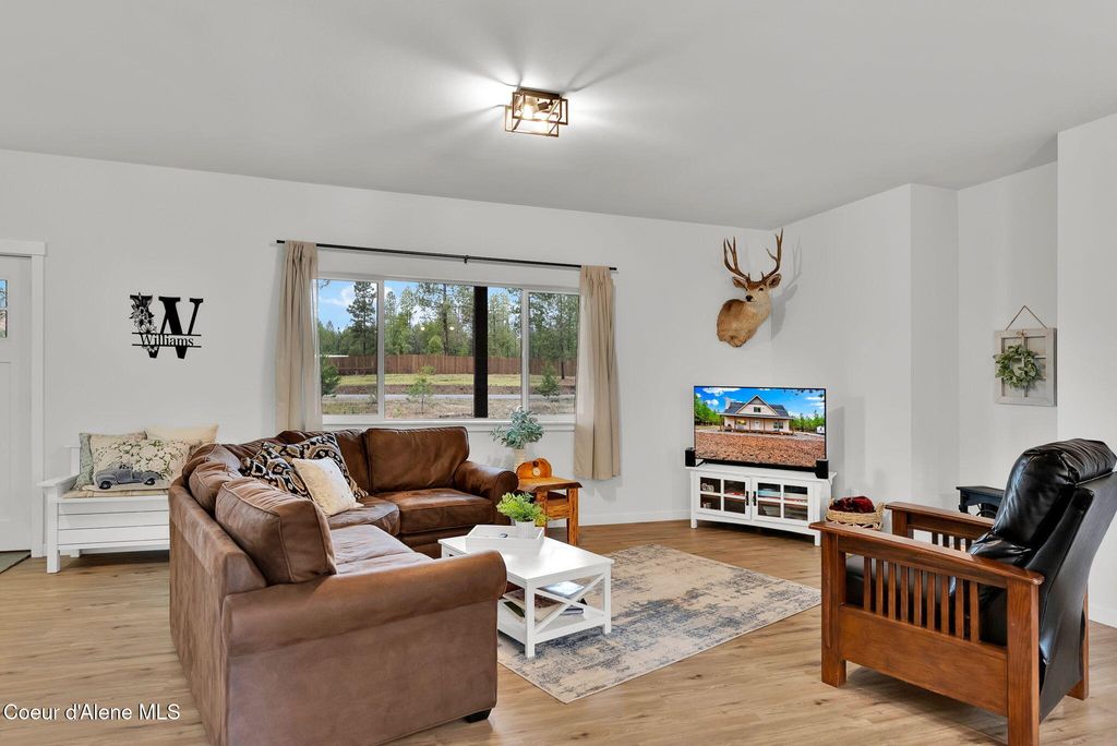 Photo of 99 James Wy Way, Oldtown, ID 83822 (MLS # 25-10875)