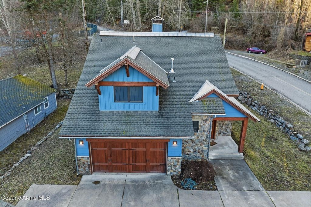 Photo of 1019 Main St, Wardner, ID 83837 (MLS # 25-11631)