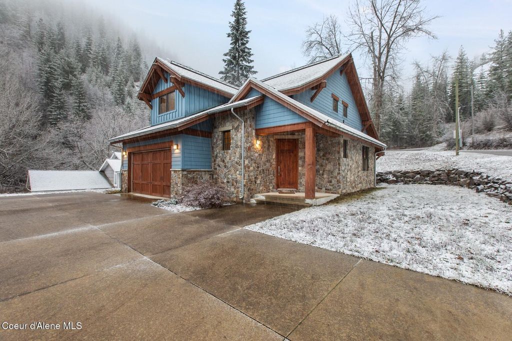 Photo of 1019 Main St, Wardner, ID 83837 (MLS # 25-11631)