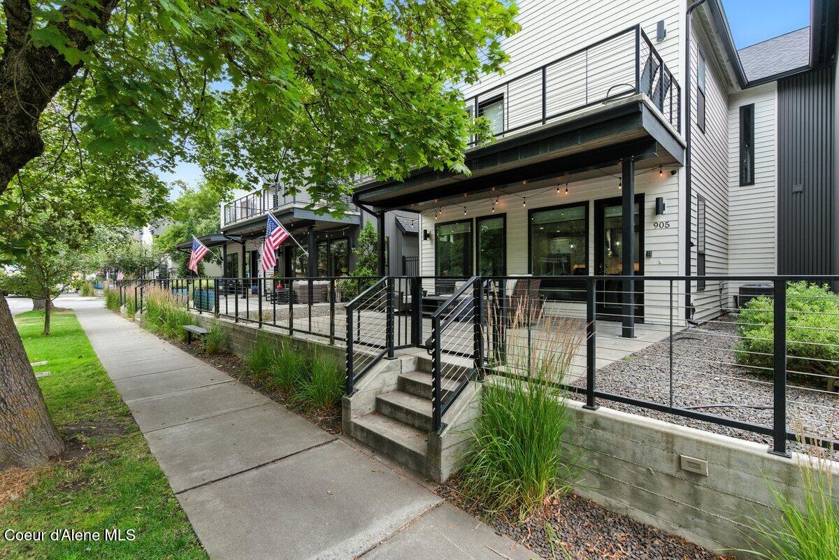 905 Sherman