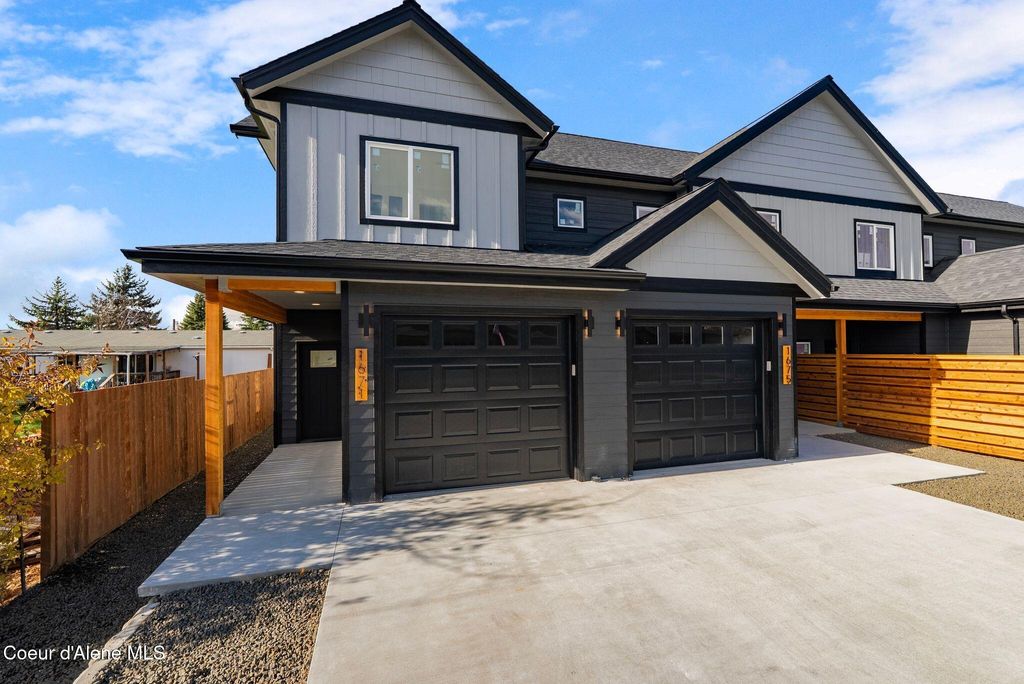 Photo of 1671 Onyx Ct, Sandpoint, ID 83864 (MLS # 25-10855)