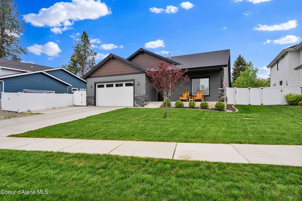 Photo of 10633 Crimson DR, Hayden, ID 83835 (MLS # 26-4738)