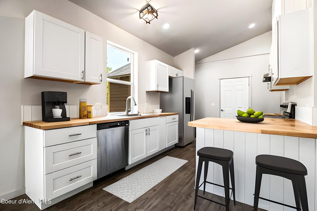 Photo of 40 James Wy Way, Oldtown, ID 83822 (MLS # 25-11626)