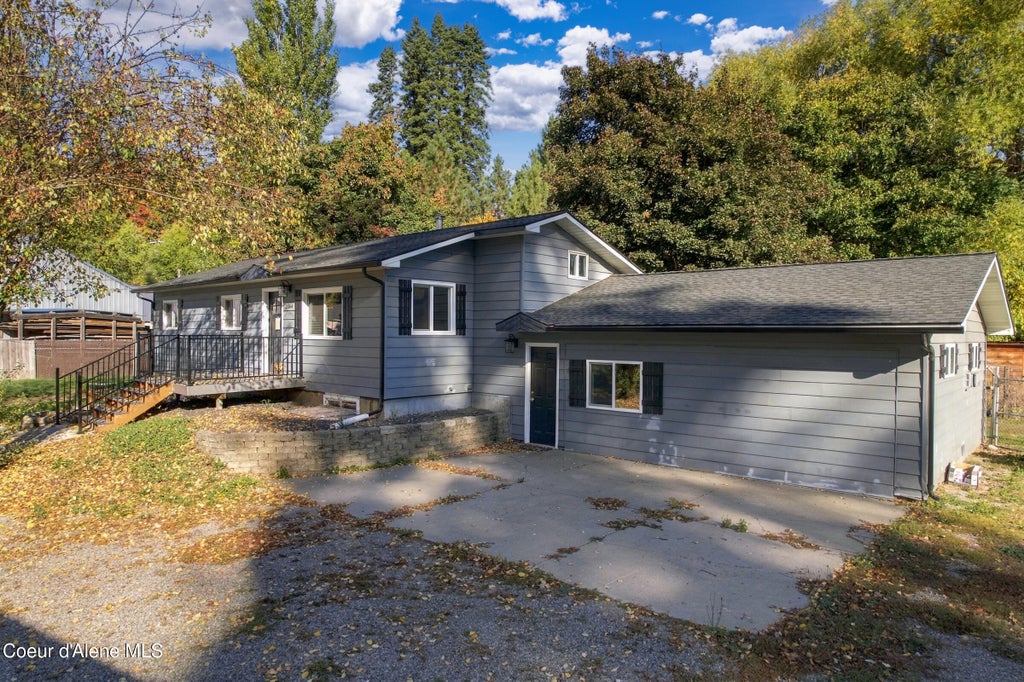 Photo of 15544 Gray St, Rathdrum, ID 83858 (MLS # 26-10153)