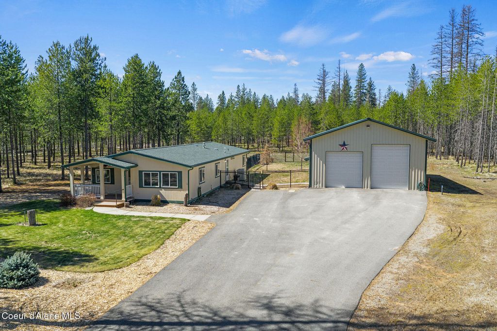 Photo of 44 Elsa Ct, Blanchard, ID 83804 (MLS # 26-3318)