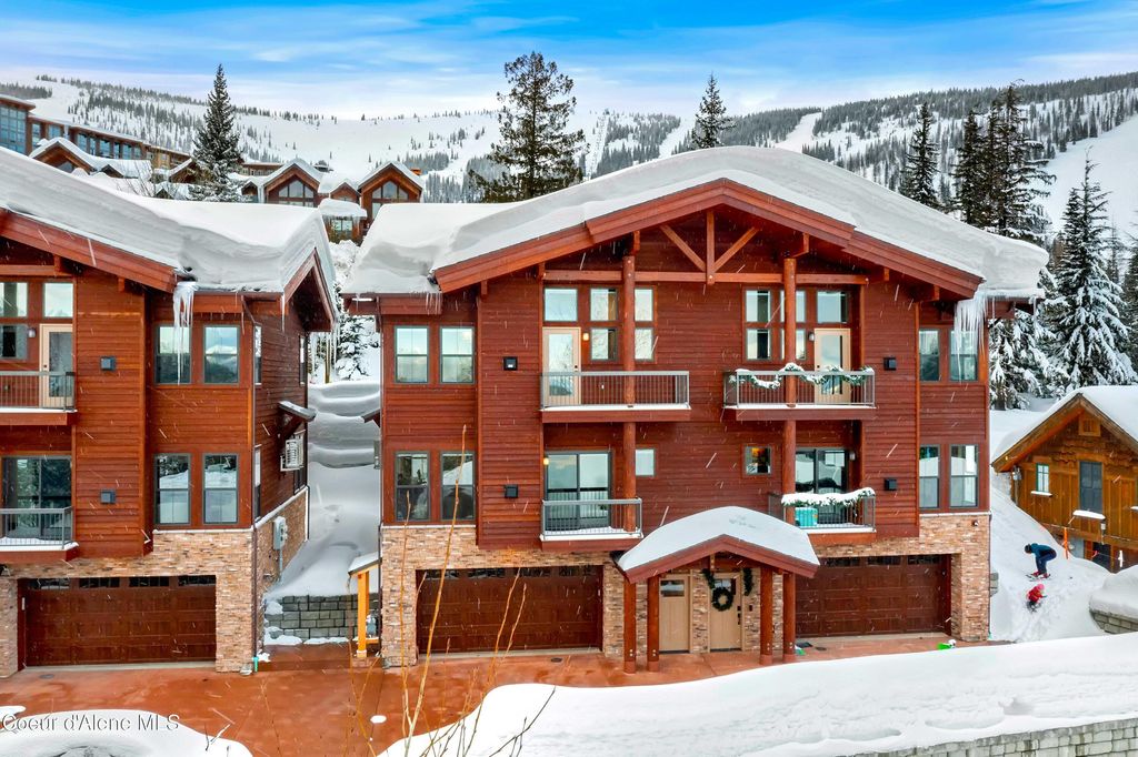 Photo of 50 Olaf Ct Ct, Sandpoint, ID 83864 (MLS # 25-1058)