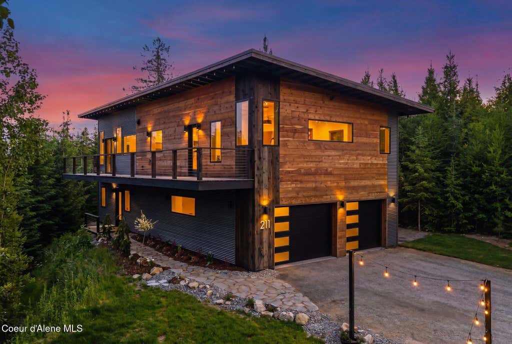 Photo of 211 Daybreak DR, Sandpoint, ID 83864 (MLS # 26-6759)