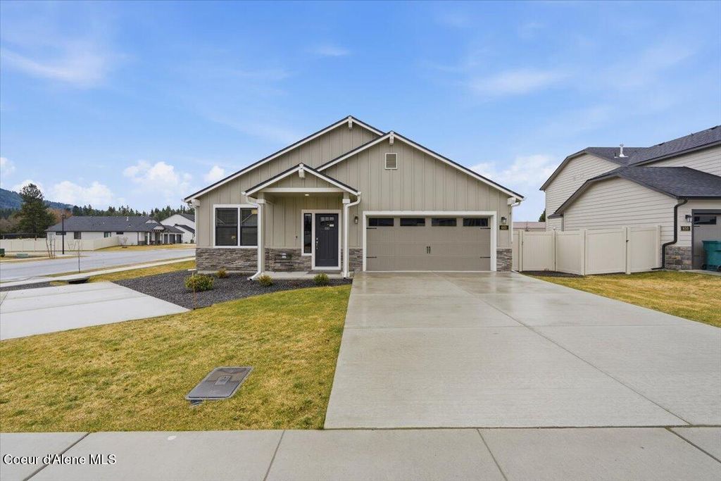 Photo of 660 Ripatti Way, Hayden, ID 83835 (MLS # 26-1947)