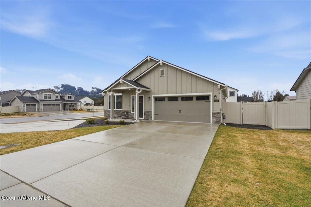 Photo of 660 Ripatti Way, Hayden, ID 83835 (MLS # 26-1947)