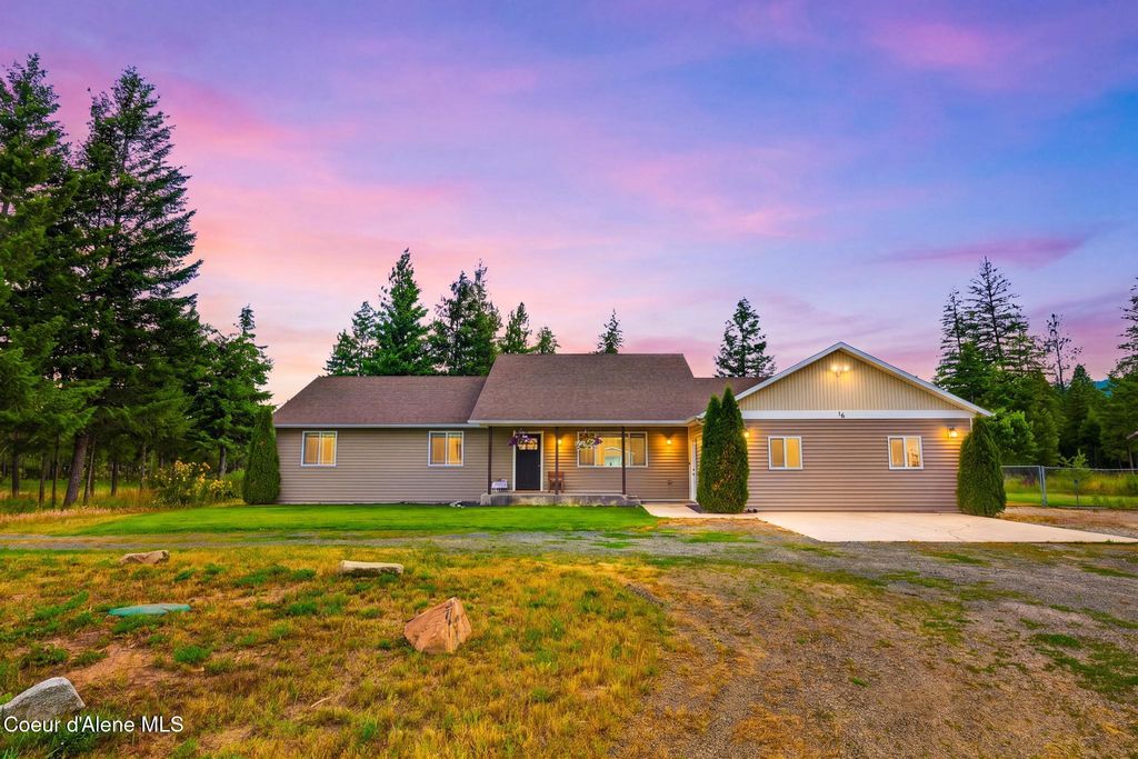Photo of 16 Hadley Ln, Blanchard, ID 83804 (MLS # 26-7395)