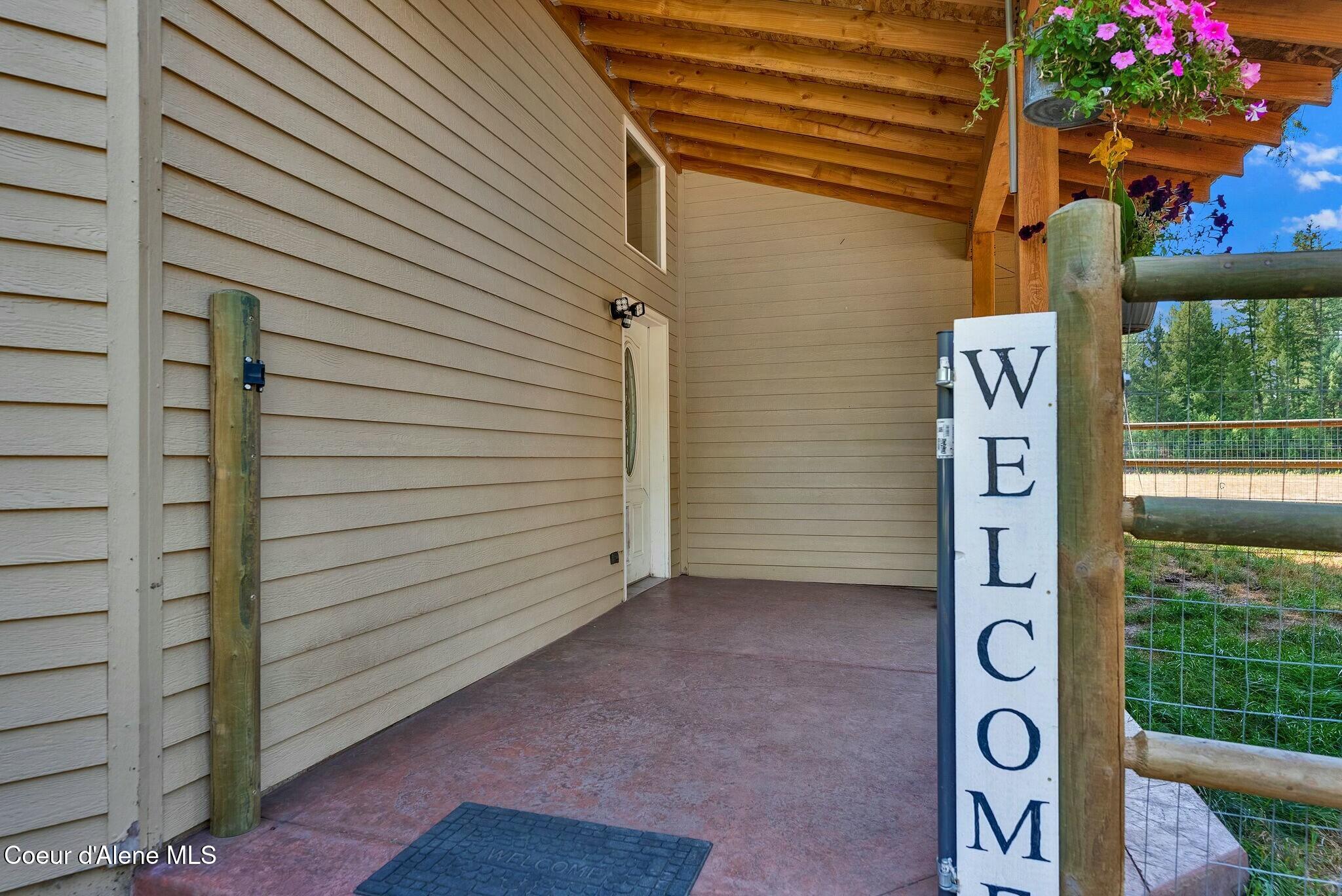 590 Skyhawk Dr, Spirit Lake, Idaho image 2