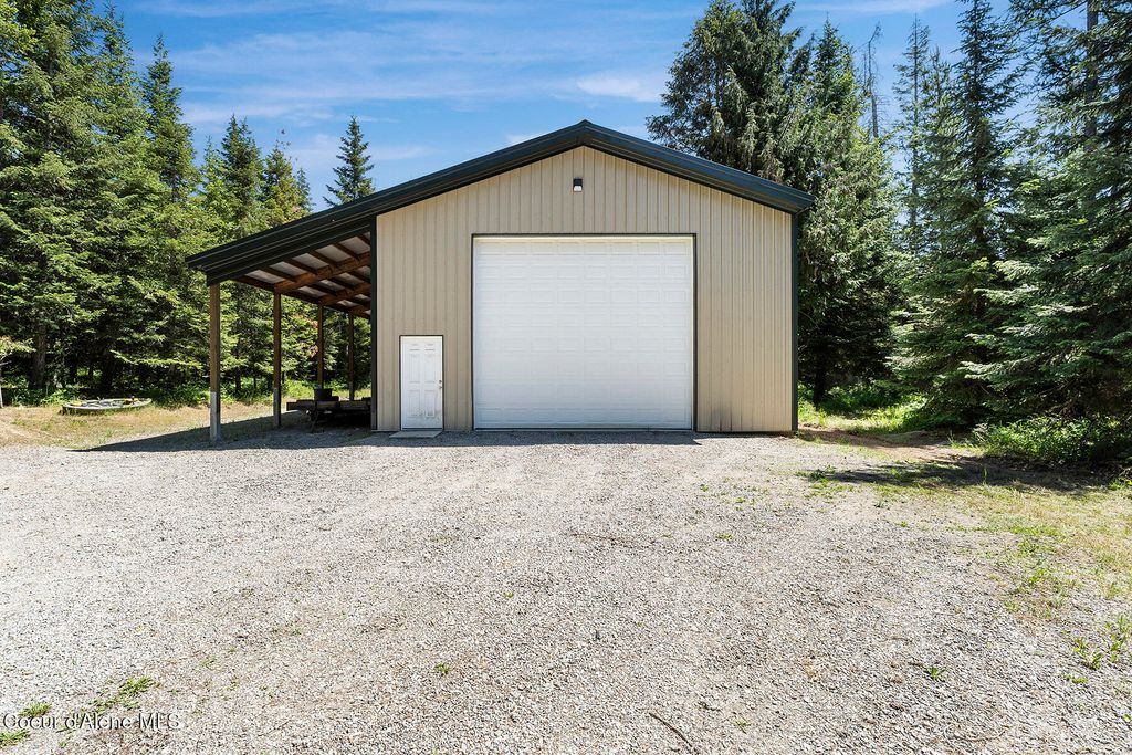 Photo of 25400 LANTERN HILL Hill, Rathdrum, ID 83858 (MLS # 25-6036)