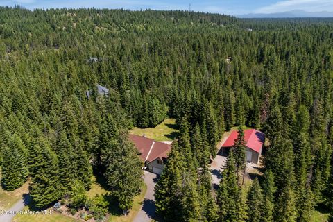 Photo of 25400 LANTERN HILL Hill, Rathdrum, ID 83858 (MLS # 25-6036)