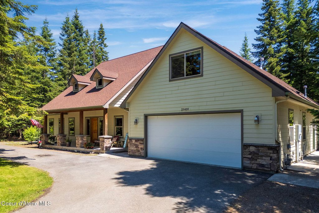 Photo of 25400 LANTERN HILL Hill, Rathdrum, ID 83858 (MLS # 25-6036)