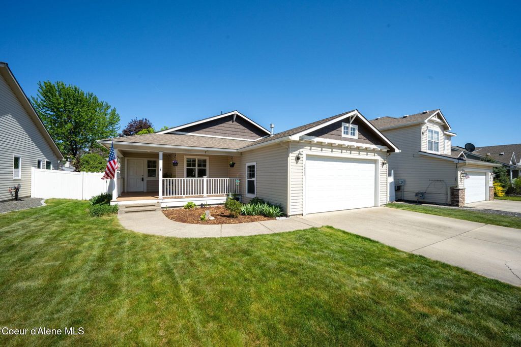 Photo of 1511 Tualatin DR, Post Falls, ID 83854 (MLS # 26-4536)