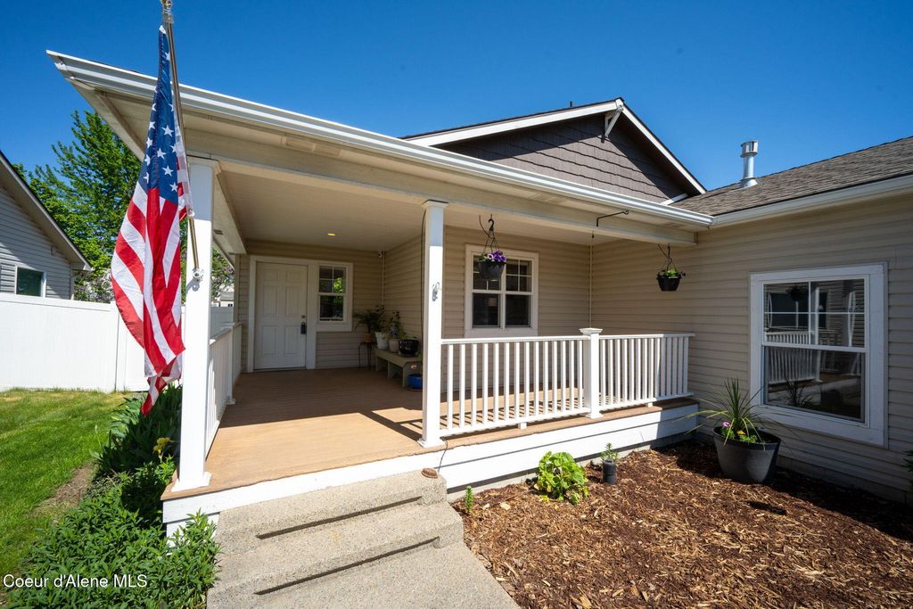 Photo of 1511 Tualatin DR, Post Falls, ID 83854 (MLS # 26-4536)