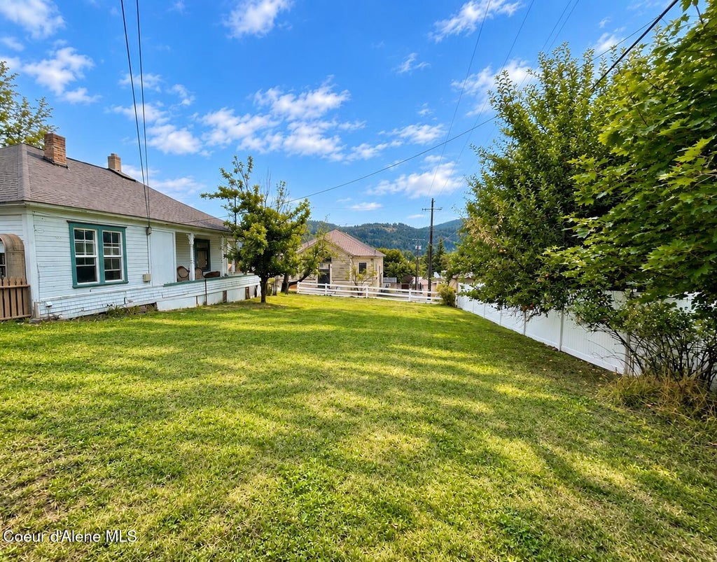 Photo of 427 College AVE, St. Maries, ID 83861 (MLS # 26-9192)