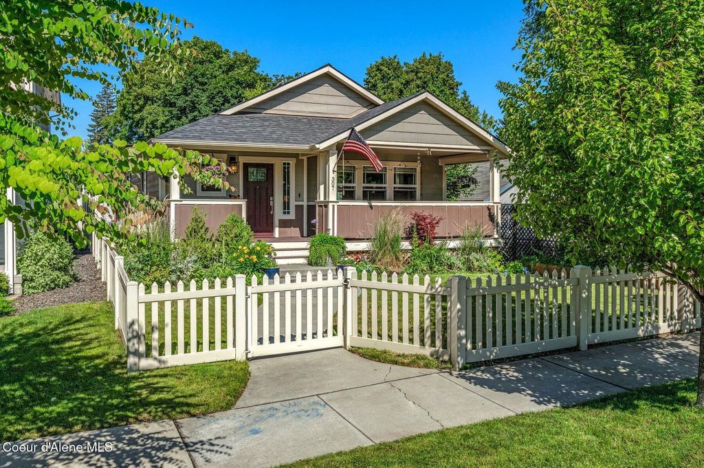 Photo of 307 18TH St, Coeur dAlene, ID 83814 (MLS # 25-6926)