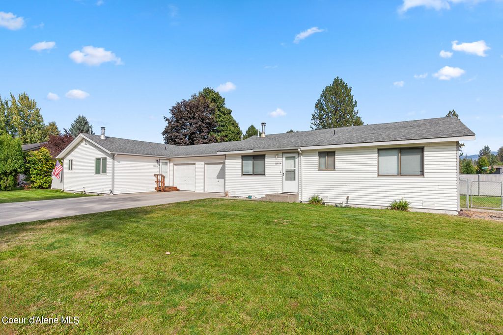 Photo of 10024 N Hillview DR, Hayden, ID 83835 (MLS # 24-9194)