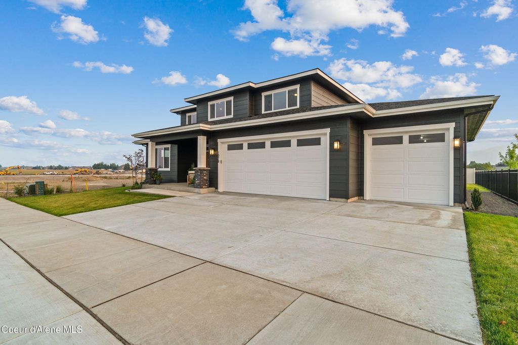 Photo of 2521 VICTOR Loop, Coeur dAlene, ID 83815 (MLS # 26-599)