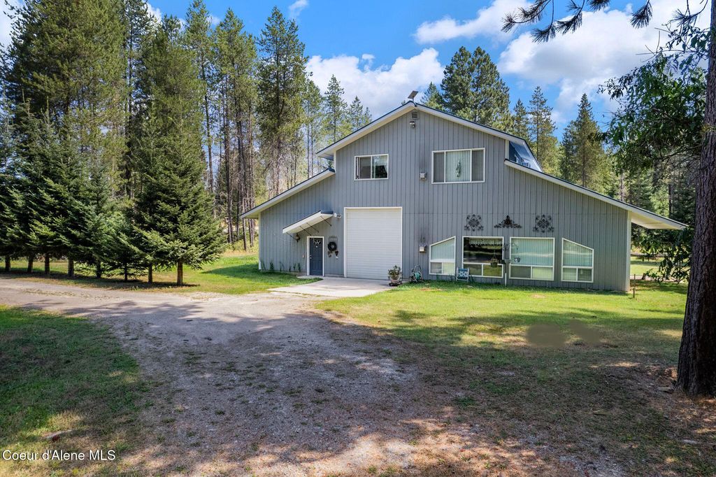 Photo of 780 Selkirk Rd, Sandpoint, ID 83864 (MLS # 25-3581)