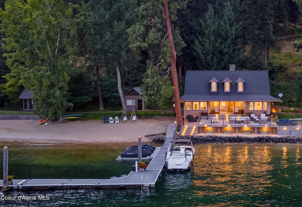 Photo of 8357 Coeur d' Alene Lake Lake, Coeur dAlene, ID 83814 (MLS # 26-8669)