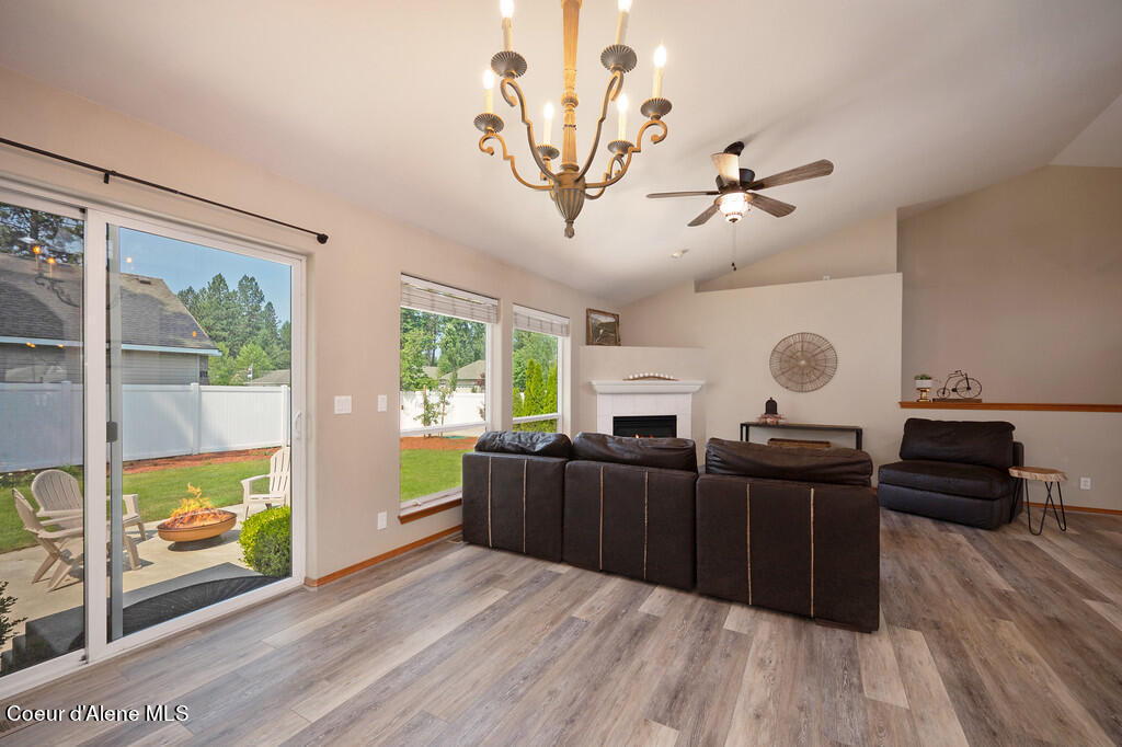 Post Falls, Idaho 83854, United States, 5 Bedrooms Bedrooms, ,3 BathroomsBathrooms,Residential,Pending,57484